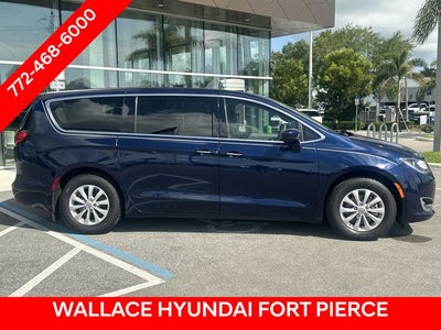 2020 Chrysler Pacifica Touring