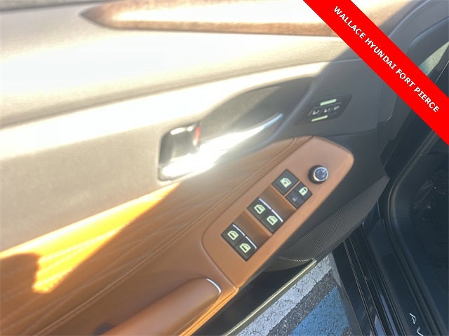 2022 Toyota Avalon Hybrid Limited