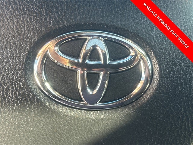 2022 Toyota Avalon Hybrid Limited