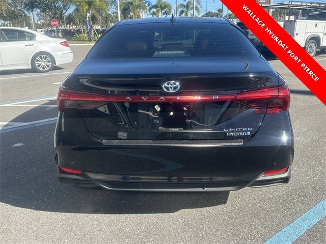 2022 Toyota Avalon Hybrid Limited