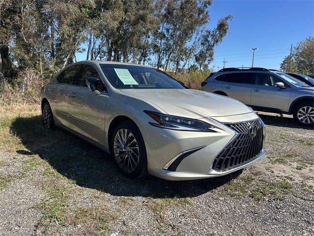 2025 Lexus ES 300h Ultra Luxury