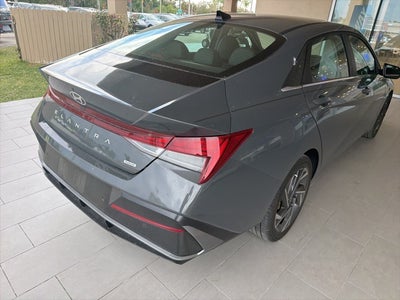 2024 Hyundai Elantra Hybrid Limited