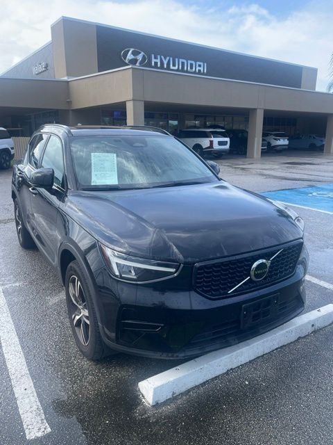 2024 Volvo XC40 B5 Core