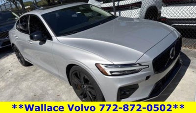 2023 Volvo S60 B5 Plus Dark Theme