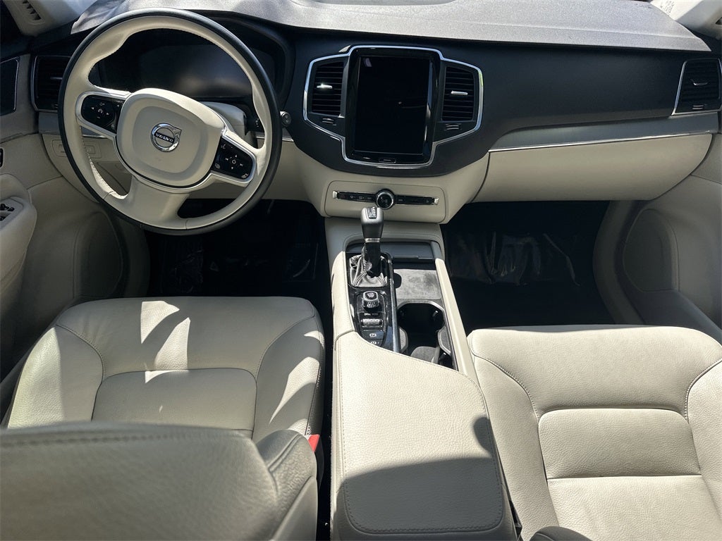 2021 Volvo XC90 T5 Momentum