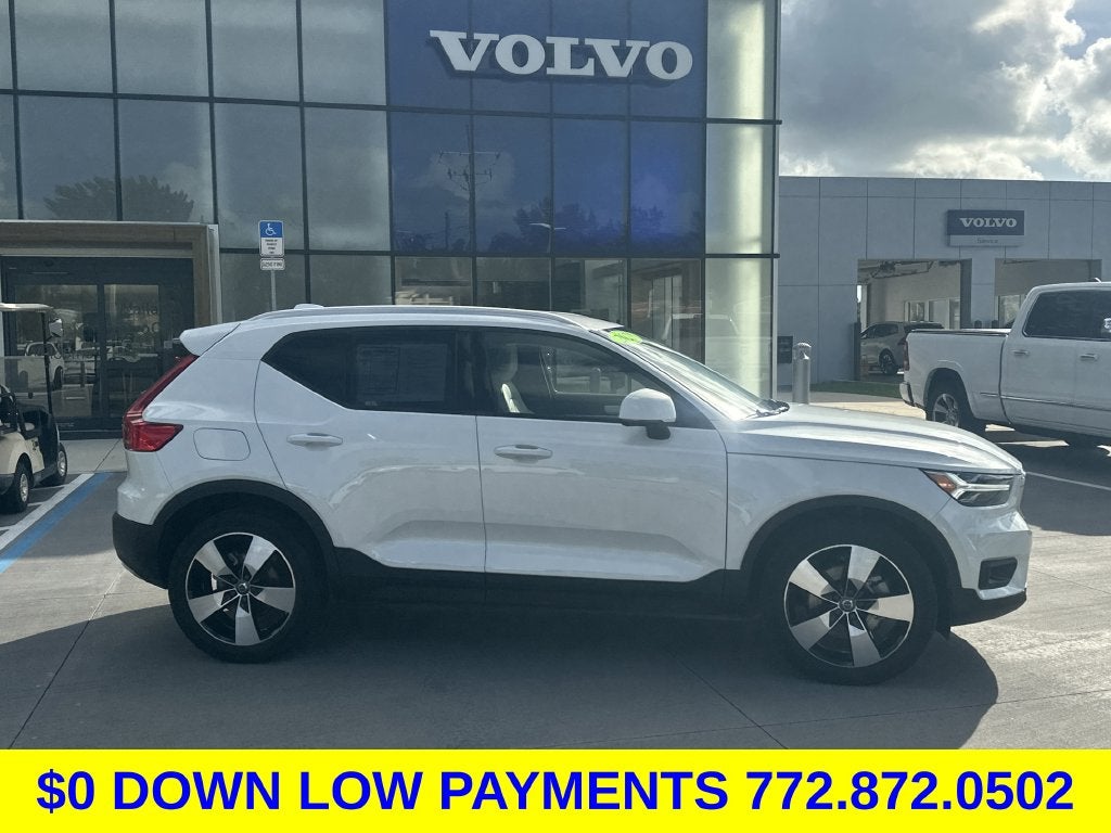 2021 Volvo XC40 Momentum