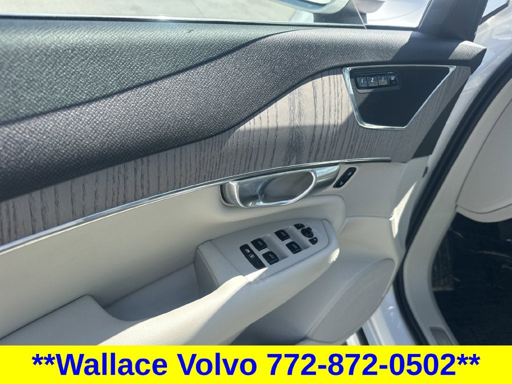 2024 Volvo XC90 Recharge Plug-In Hybrid T8 Plus 6 Passenger