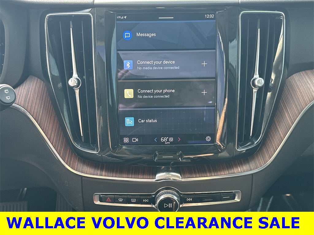 2023 Volvo XC60 B5 Plus Bright Theme