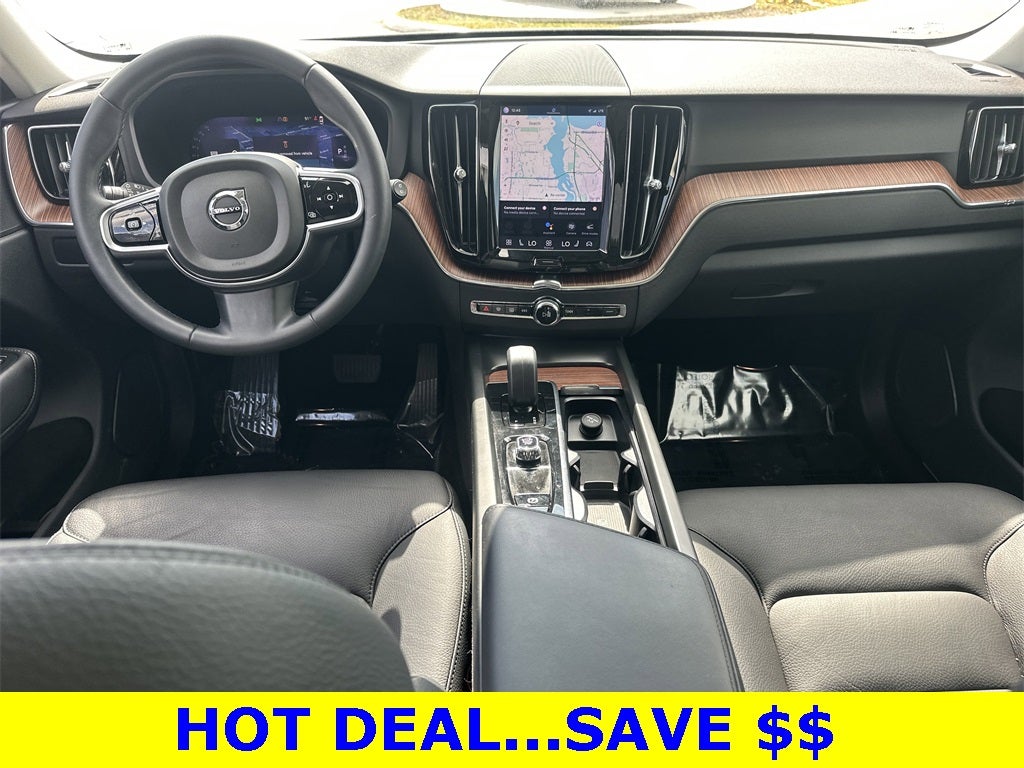 2023 Volvo XC60 B5 Plus Bright Theme