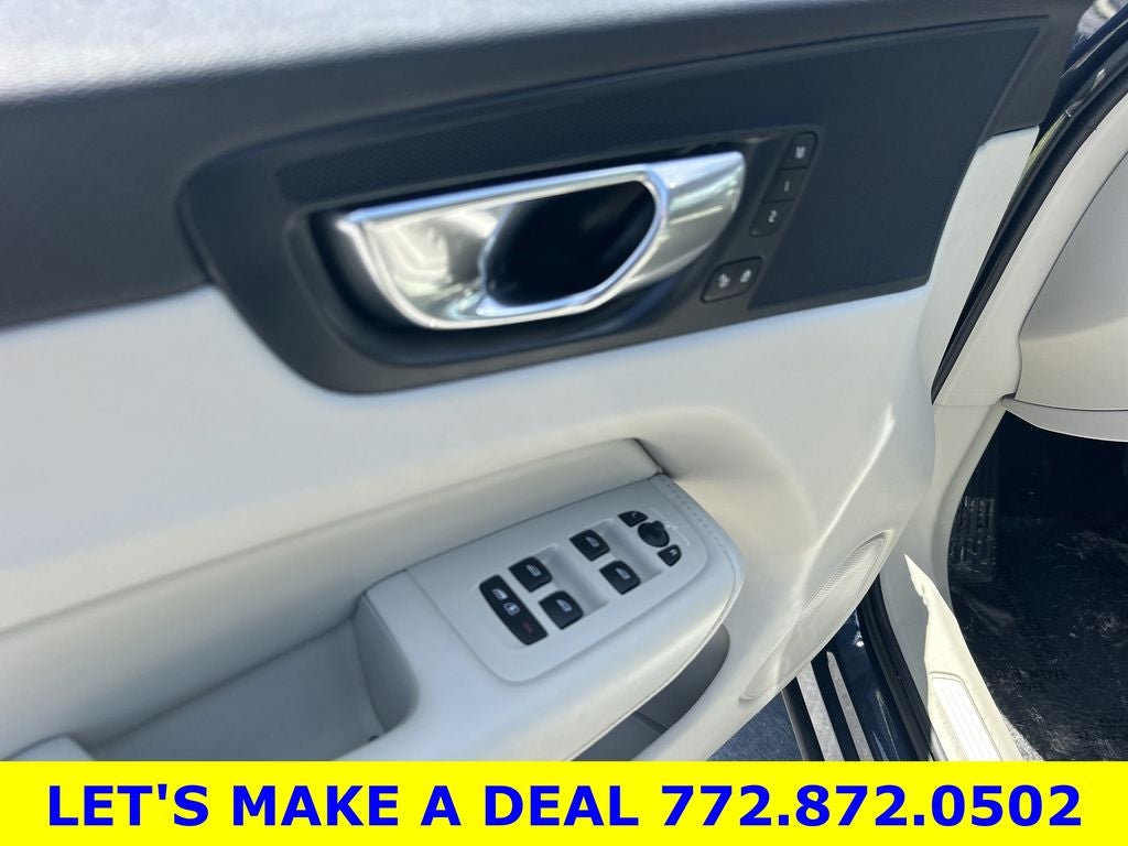 2023 Volvo XC60 B5 Plus Bright Theme