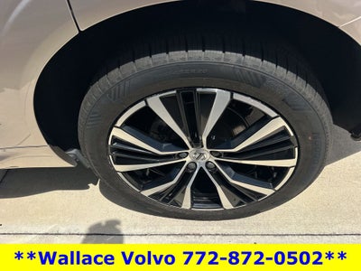 2024 Volvo XC60 B5 Plus Dark Theme