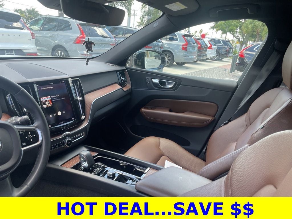 2023 Volvo XC60 B5 Plus Dark Theme