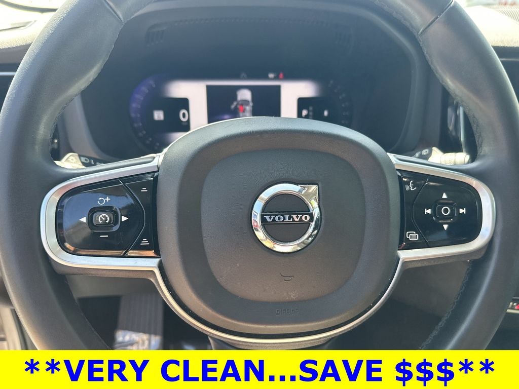 2023 Volvo XC60 B5 Plus Dark Theme