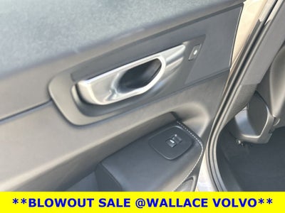 2024 Volvo XC60 B5 Ultimate Dark Theme