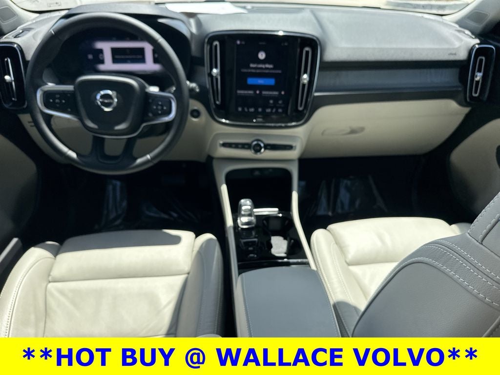 2024 Volvo XC40 B5 Plus Bright Theme