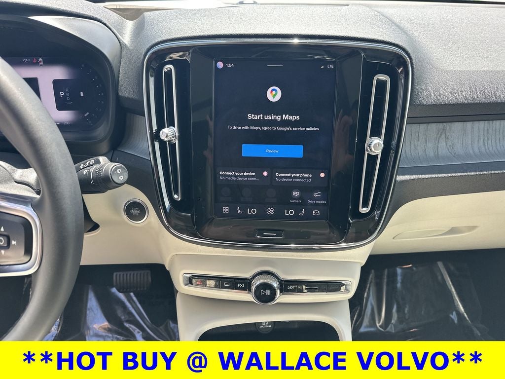 2024 Volvo XC40 B5 Plus Bright Theme