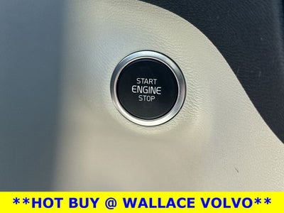 2024 Volvo XC40 B5 Plus Bright Theme