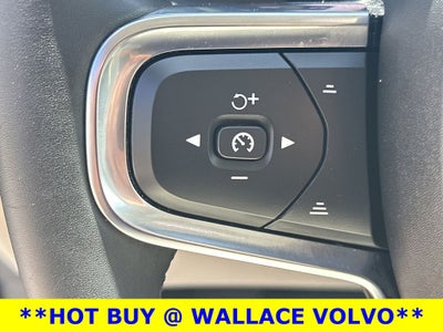 2024 Volvo XC40 B5 Plus Bright Theme