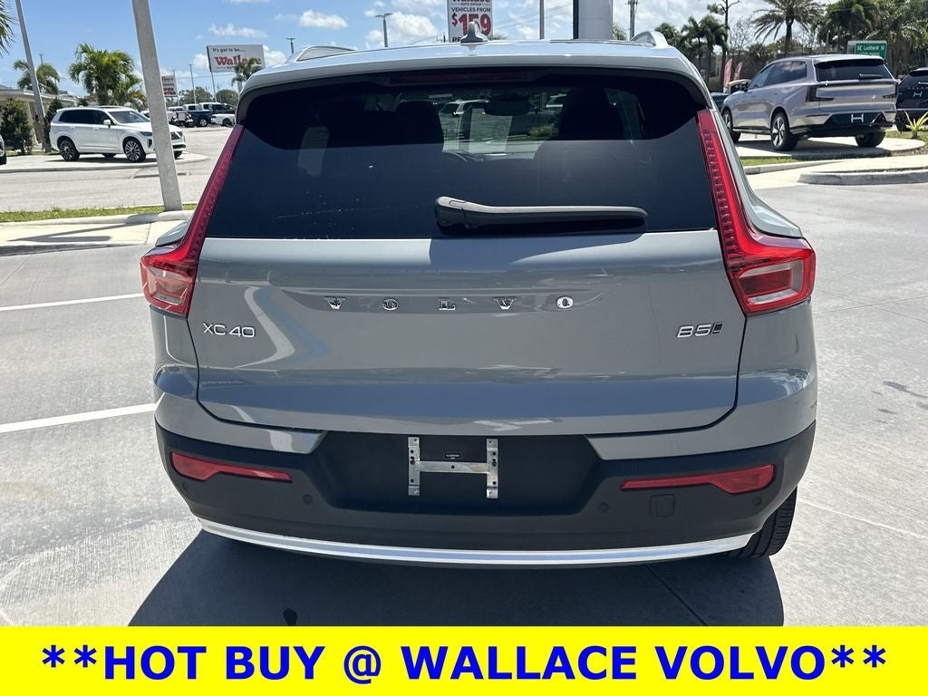 2024 Volvo XC40 B5 Plus Bright Theme