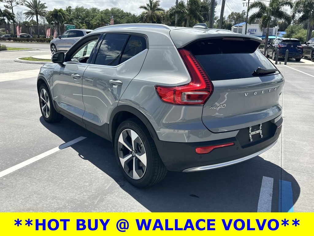 2024 Volvo XC40 B5 Plus Bright Theme