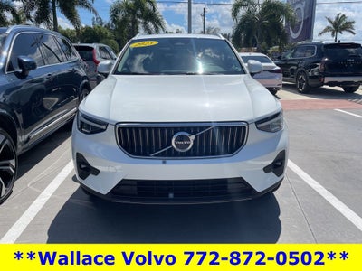 2023 Volvo XC40 B5 Plus Bright Theme