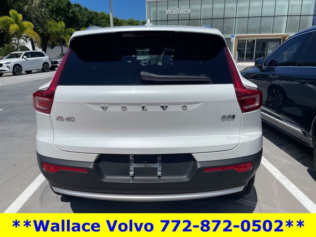 2023 Volvo XC40 B5 Plus Bright Theme