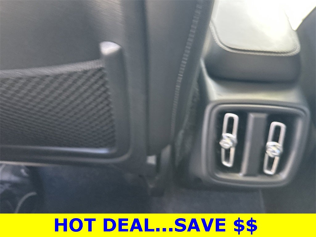 2025 Volvo XC40 B5 Core