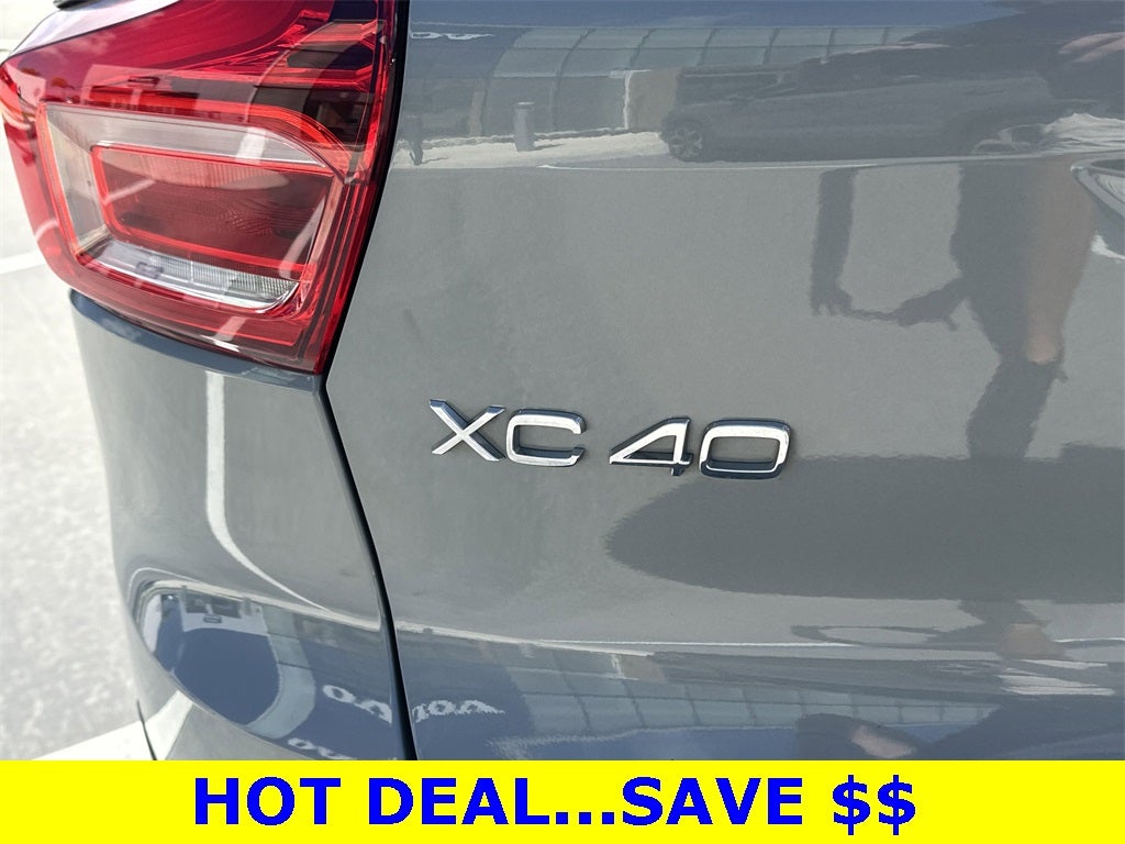 2025 Volvo XC40 B5 Core