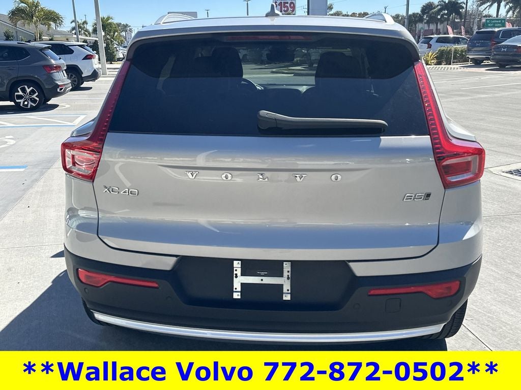 2025 Volvo XC40 B5 Core