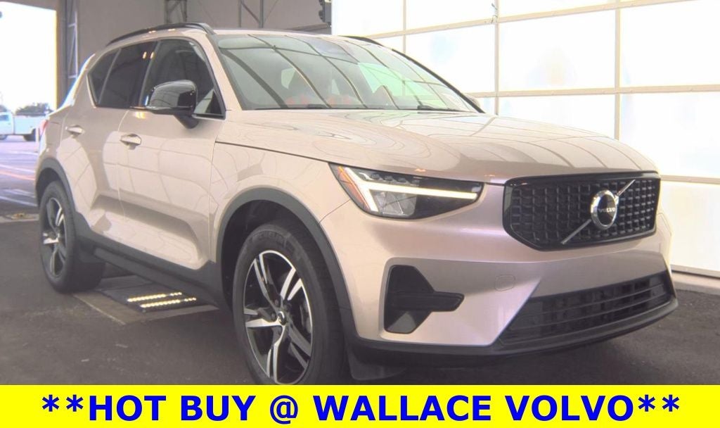 2024 Volvo XC40 B5 Core