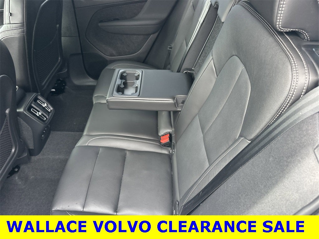 2024 Volvo XC40 B5 Plus Dark Theme