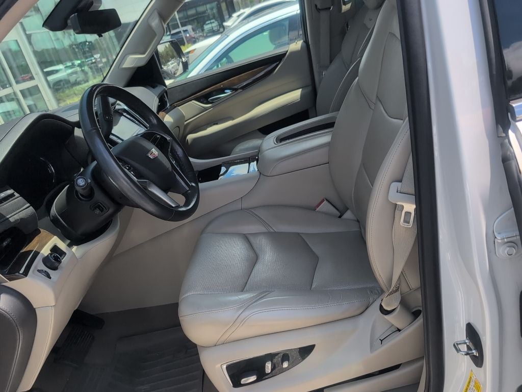 2020 Cadillac Escalade Luxury