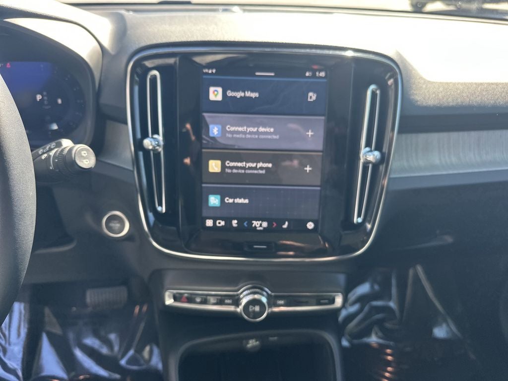 2025 Volvo XC40 B5 Core