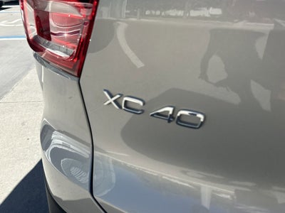 2025 Volvo XC40 B5 Core