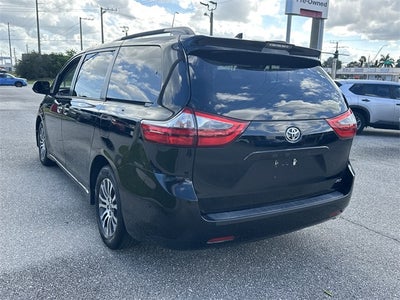 2020 Toyota Sienna XLE