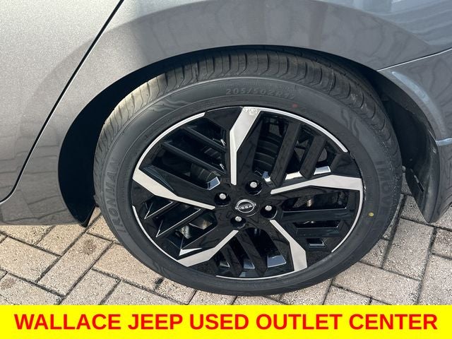 2025 Nissan Versa 1.6 SR