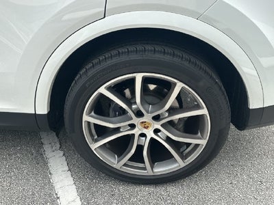 2022 Porsche Cayenne Base