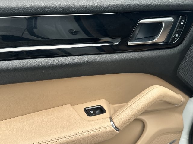 2022 Porsche Cayenne Base