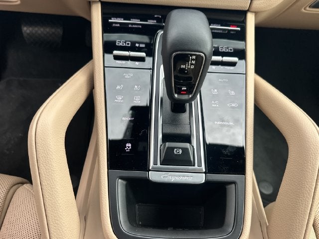 2022 Porsche Cayenne Base
