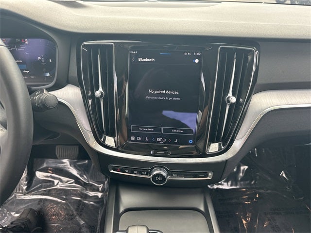 2024 Volvo S60 B5 Core Dark Theme