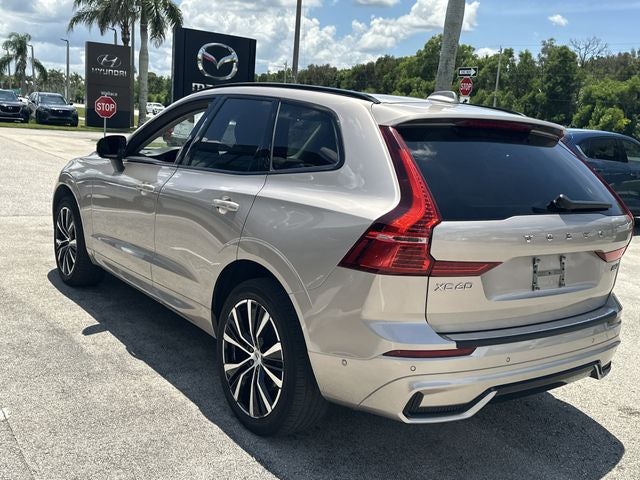 2024 Volvo XC60 B5 Ultimate Dark Theme