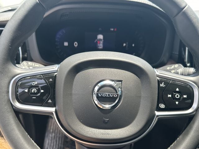 2024 Volvo XC60 B5 Ultimate Dark Theme