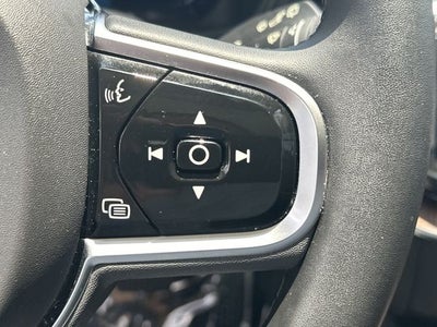 2024 Volvo XC60 B5 Ultimate Dark Theme