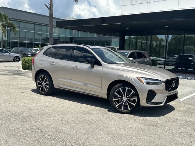 2024 Volvo XC60 B5 Ultimate Dark Theme