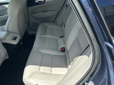 2023 Volvo XC60 Plus Bright Theme