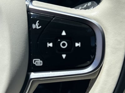 2023 Volvo XC60 Plus Bright Theme
