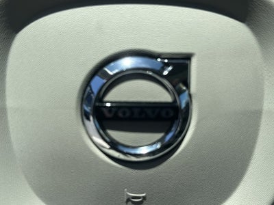 2023 Volvo XC60 Plus Bright Theme