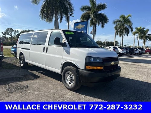 2022 Chevrolet Express Passenger 3500 1LS