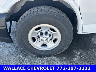 2022 Chevrolet Express Passenger 3500 1LS